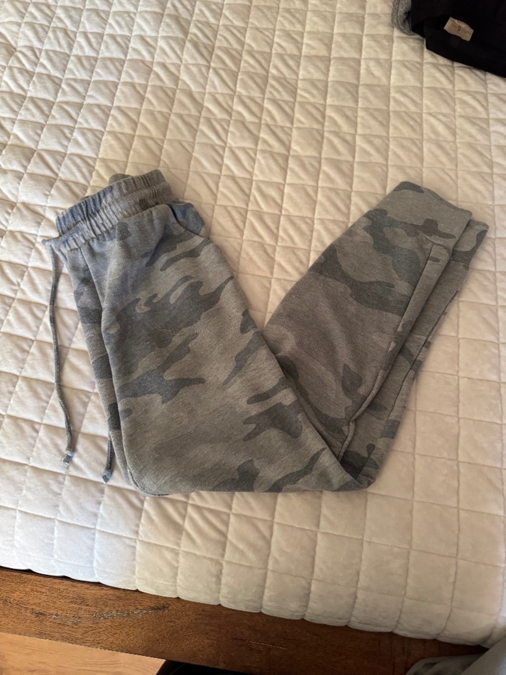 Knox Rose Camo distressed Joggers
